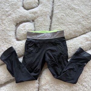Lululemon capris size 4